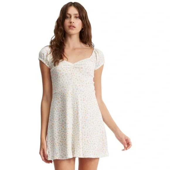 NWT, Billabong Forever Girly Fit & Flare Floral Mini Dress, Size Small - Picture 1 of 14